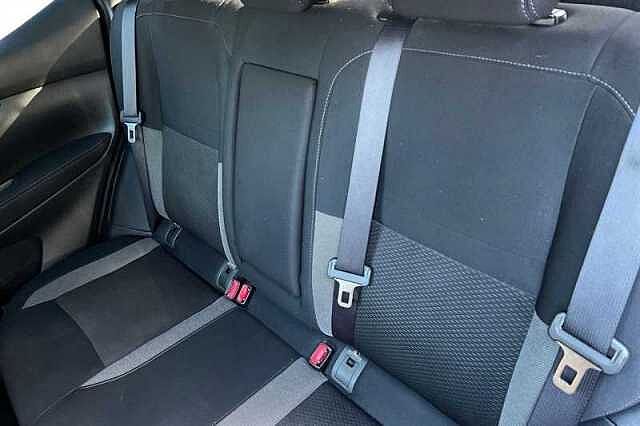 Nissan Qashqai 1.2 DIG-T N-CONNECTA 5DR