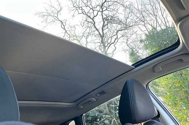 Nissan Qashqai 1.2 DIG-T N-CONNECTA 5DR