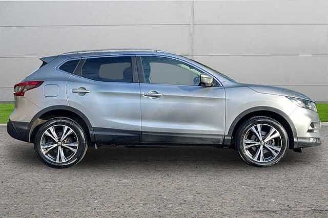 Nissan Qashqai 1.2 DIG-T N-CONNECTA 5DR