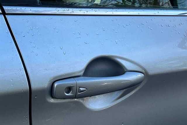 Nissan Qashqai 1.2 DIG-T N-CONNECTA 5DR