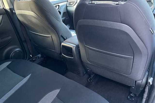 Nissan Qashqai 1.2 DIG-T N-CONNECTA 5DR