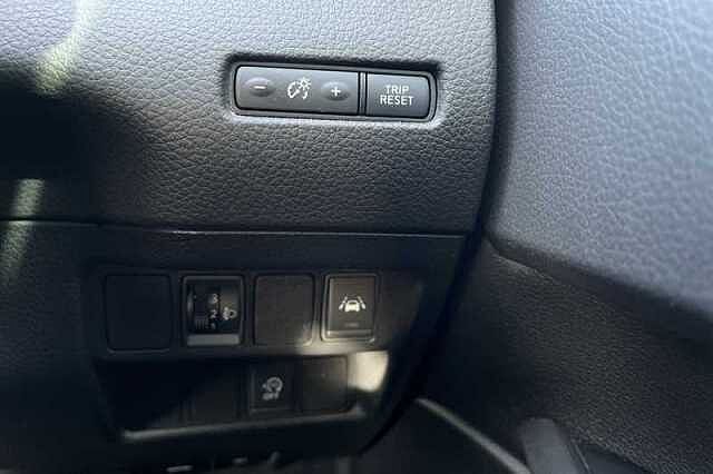 Nissan Qashqai 1.2 DIG-T N-CONNECTA 5DR