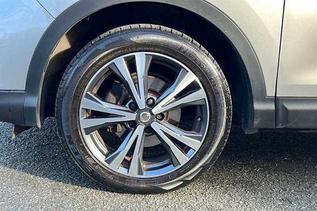 Nissan Qashqai 1.2 DIG-T N-CONNECTA 5DR