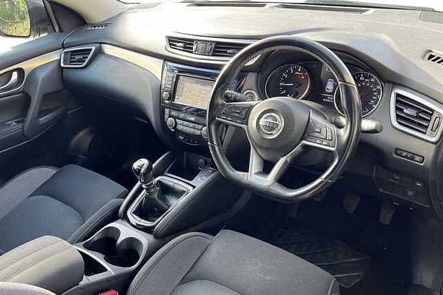 Nissan Qashqai 1.2 DIG-T N-CONNECTA 5DR