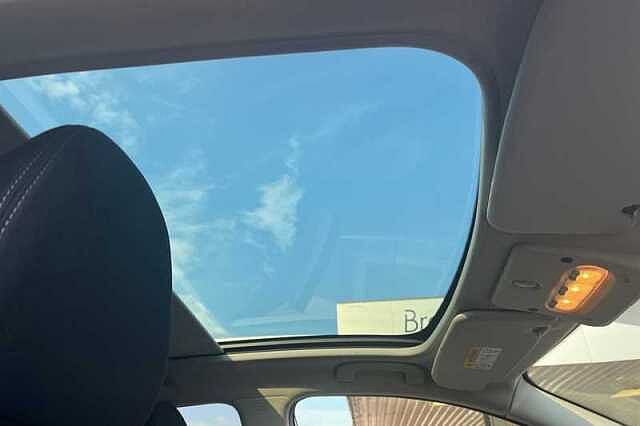 Nissan Qashqai 1.2 DIG-T N-CONNECTA 5DR