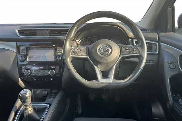 Nissan Qashqai 1.2 DIG-T N-CONNECTA 5DR