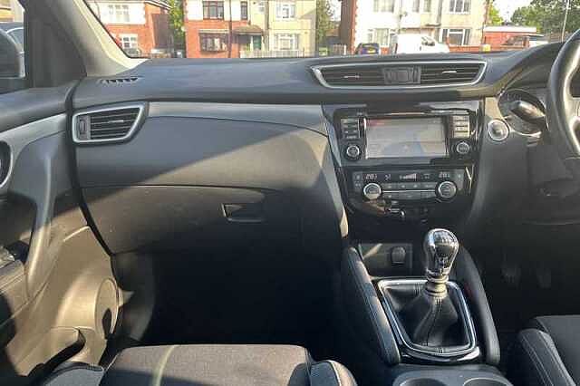 Nissan Qashqai 1.2 DIG-T N-CONNECTA 5DR