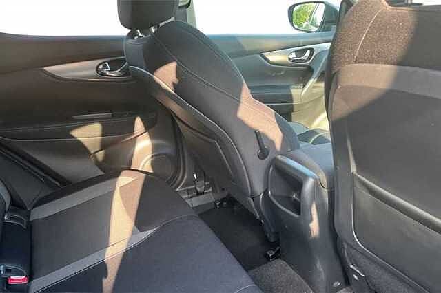 Nissan Qashqai 1.2 DIG-T N-CONNECTA 5DR