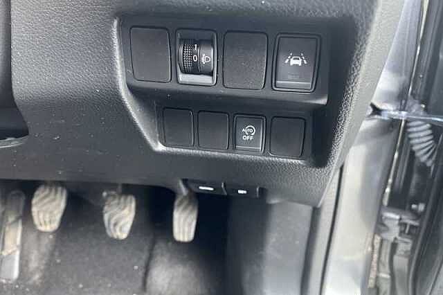 Nissan Qashqai 1.2 DIG-T N-CONNECTA 5DR