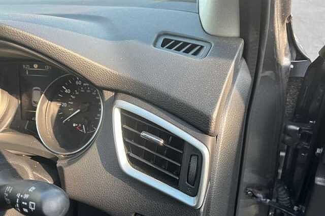 Nissan Qashqai 1.2 DIG-T N-CONNECTA 5DR