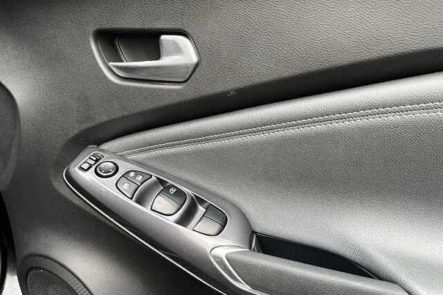 Nissan Juke 1.0 DIG-T 114 N-CONNECTA 5DR