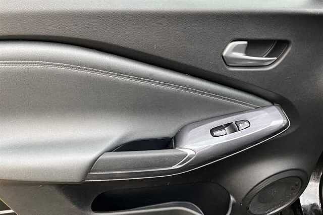 Nissan Juke 1.0 DIG-T 114 N-CONNECTA 5DR