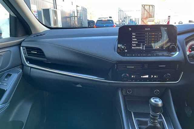 Nissan Qashqai 1.3 DIG-T MH N-CONNECTA 5DR