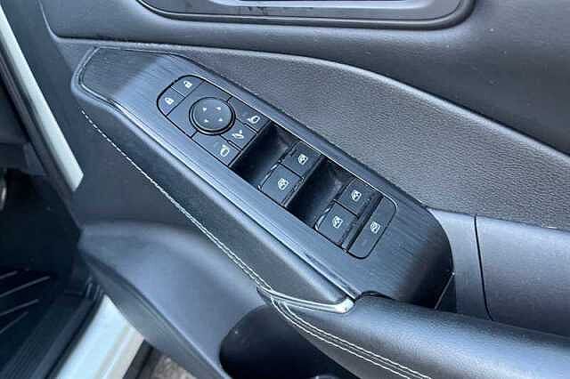 Nissan Qashqai 1.3 DIG-T MH N-CONNECTA 5DR