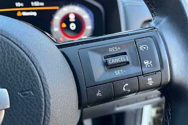 Nissan Qashqai 1.3 DIG-T MH N-CONNECTA 5DR