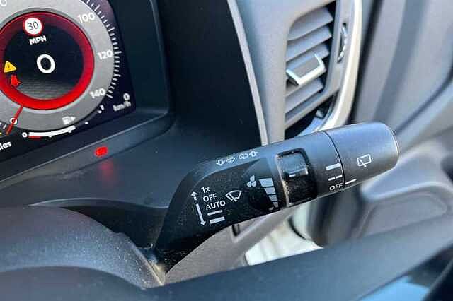 Nissan Qashqai 1.3 DIG-T MH N-CONNECTA 5DR