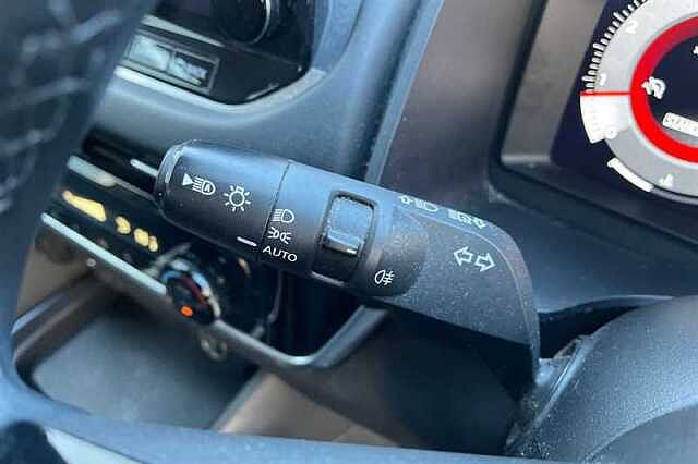 Nissan Qashqai 1.3 DIG-T MH N-CONNECTA 5DR