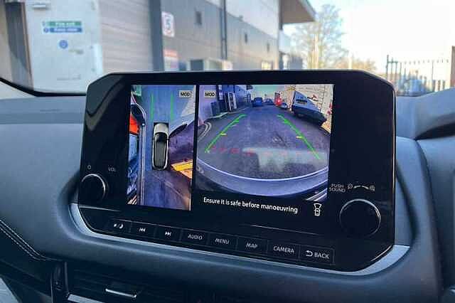 Nissan Qashqai 1.3 DIG-T MH N-CONNECTA 5DR