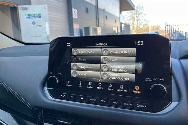 Nissan Qashqai 1.3 DIG-T MH N-CONNECTA 5DR