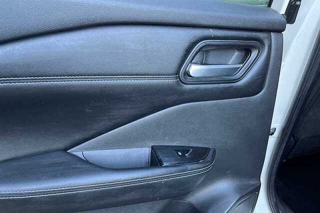 Nissan Qashqai 1.3 DIG-T MH N-CONNECTA 5DR