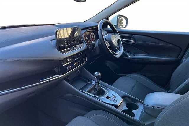 Nissan Qashqai 1.3 DIG-T MH N-CONNECTA 5DR