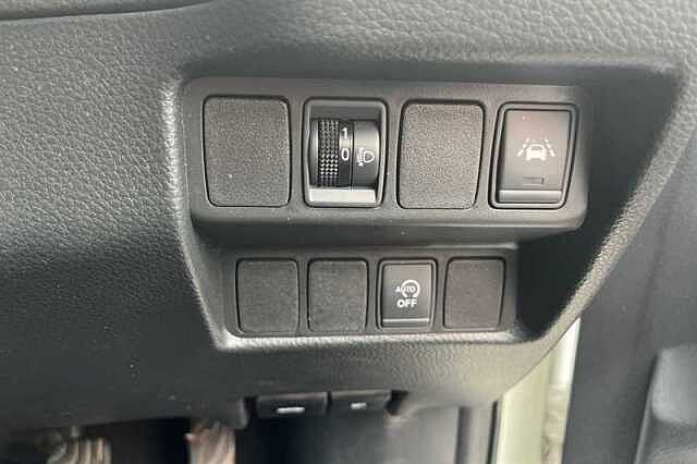 Nissan Qashqai 1.2 DIG-T N-CONNECTA 5DR