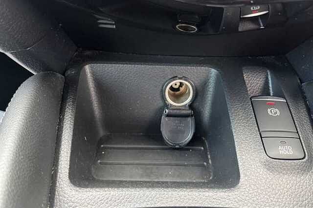 Nissan Qashqai 1.2 DIG-T N-CONNECTA 5DR
