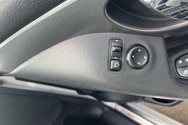 Nissan Qashqai 1.2 DIG-T N-CONNECTA 5DR