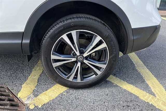 Nissan Qashqai 1.2 DIG-T N-CONNECTA 5DR