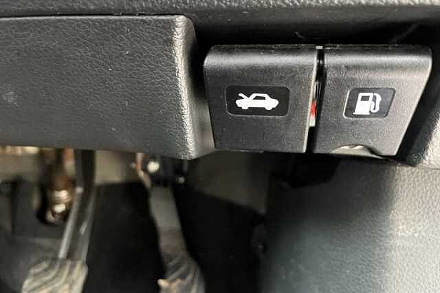Nissan Qashqai 1.2 DIG-T N-CONNECTA 5DR