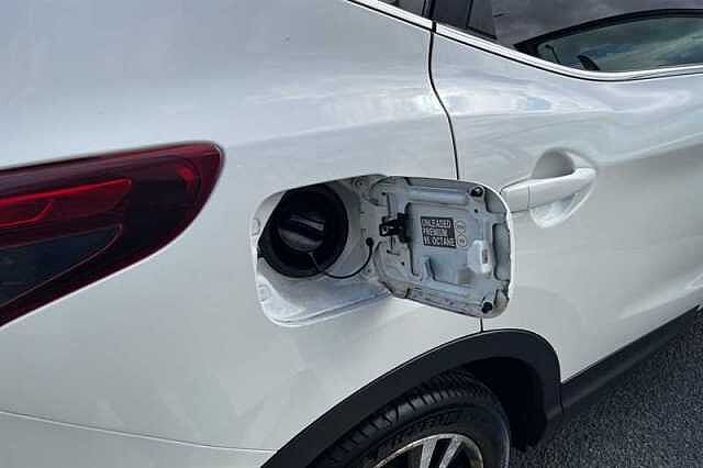 Nissan Qashqai 1.2 DIG-T N-CONNECTA 5DR