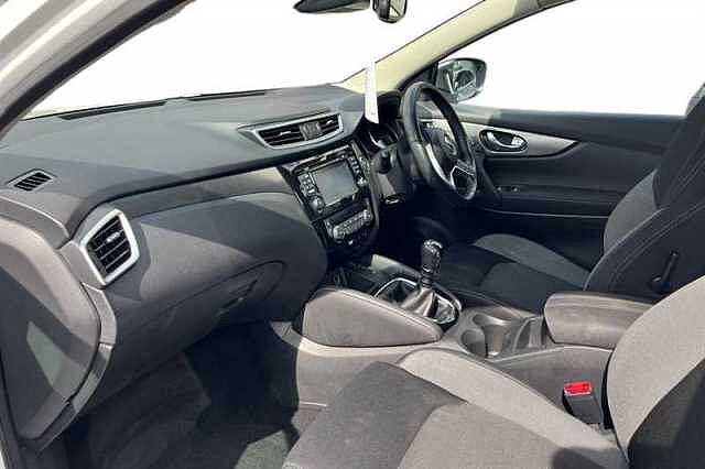Nissan Qashqai 1.2 DIG-T N-CONNECTA 5DR
