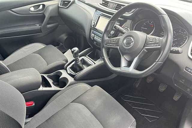 Nissan Qashqai 1.2 DIG-T N-CONNECTA 5DR