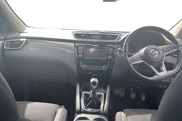 Nissan Qashqai 1.2 DIG-T N-CONNECTA 5DR