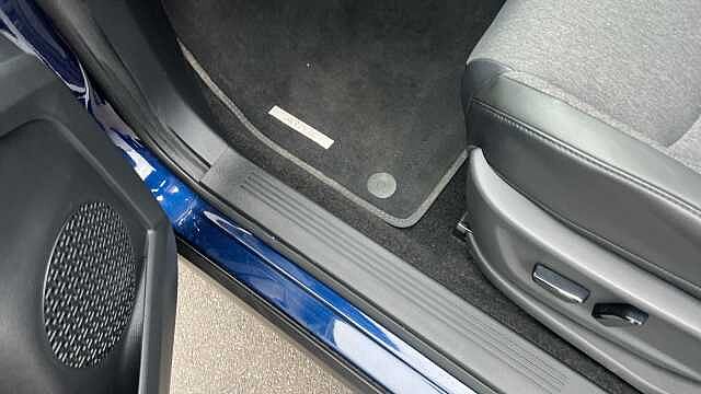 Nissan Ariya ARIYA 160kW Advance 63kWh 22kWCh 5dr Auto