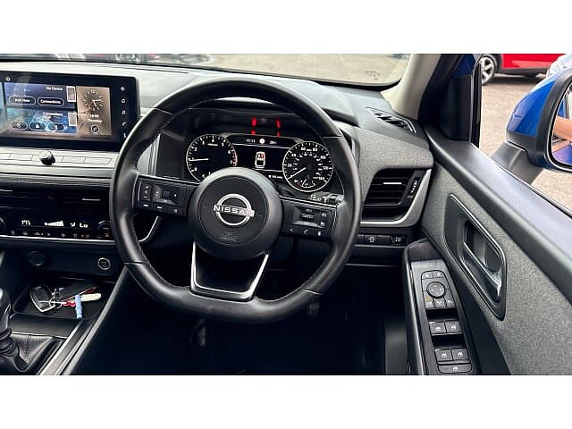 Nissan Qashqai 1.3 DiG-T MH Acenta Premium 5dr Petrol Hatchback