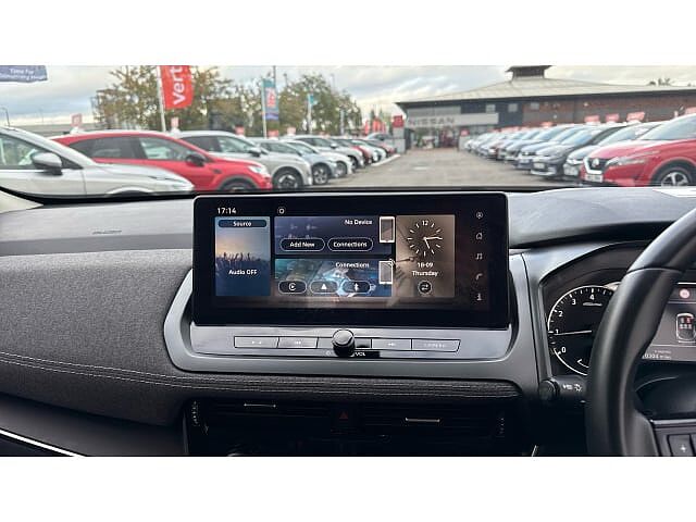 Nissan Qashqai 1.3 DiG-T MH Acenta Premium 5dr Petrol Hatchback