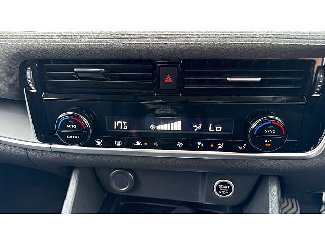 Nissan Qashqai 1.3 DiG-T MH Acenta Premium 5dr Petrol Hatchback