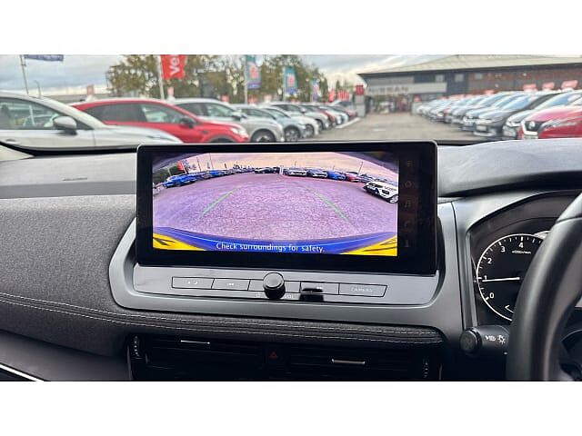 Nissan Qashqai 1.3 DiG-T MH Acenta Premium 5dr Petrol Hatchback