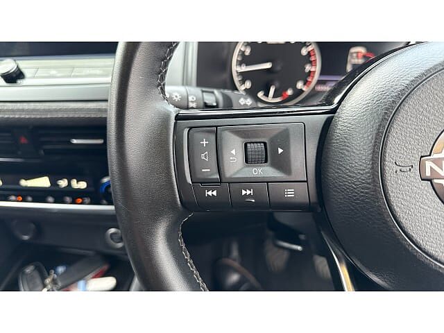 Nissan Qashqai 1.3 DiG-T MH Acenta Premium 5dr Petrol Hatchback