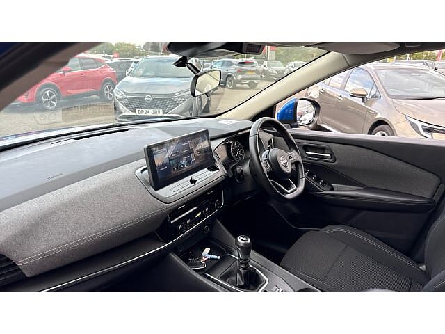 Nissan Qashqai 1.3 DiG-T MH Acenta Premium 5dr Petrol Hatchback