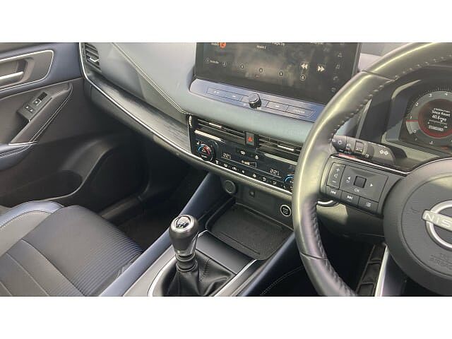 Nissan Qashqai 1.3 DiG-T MH Tekna 5dr Petrol Hatchback