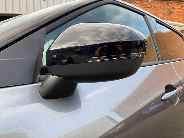 Nissan Juke 1.0 DIG-T N-Connecta Euro 6 (s/s) 5dr