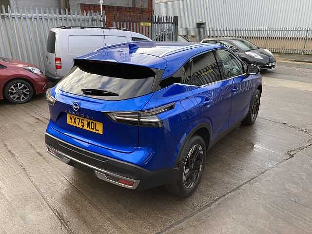 Nissan Qashqai 1.3 DIG-T MHEV N-Connecta Euro 6 (s/s) 5dr