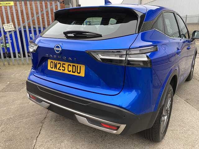 Nissan Qashqai 1.3 DIG-T MHEV Acenta Premium Euro 6 (s/s) 5dr