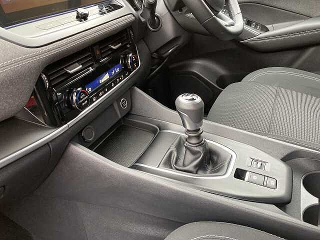 Nissan Qashqai 1.3 DIG-T MHEV Acenta Premium Euro 6 (s/s) 5dr