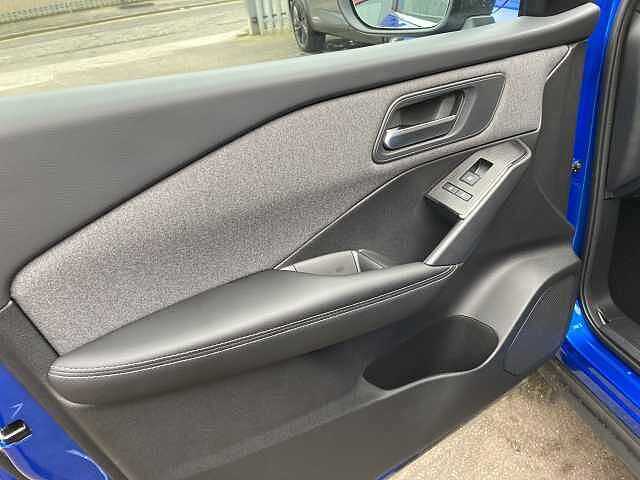 Nissan Qashqai 1.3 DIG-T MHEV Acenta Premium Euro 6 (s/s) 5dr