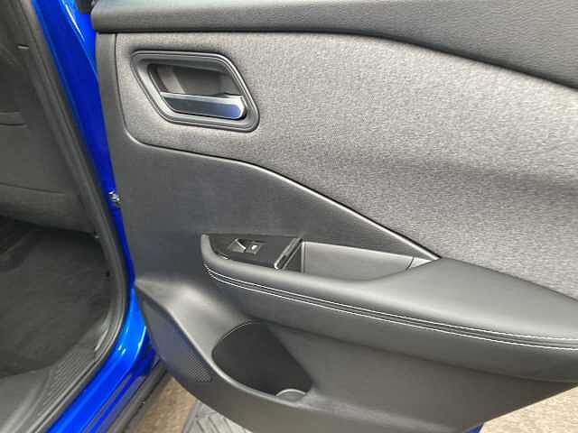 Nissan Qashqai 1.3 DIG-T MHEV Acenta Premium Euro 6 (s/s) 5dr