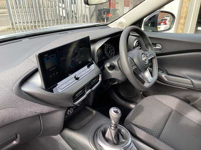 Nissan Juke 1.0 DIG-T Acenta Premium Euro 6 (s/s) 5dr