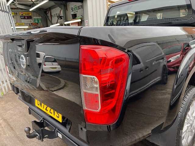 Nissan Navara 2.3 dCi Acenta 4WD Euro 6 (s/s) 4dr